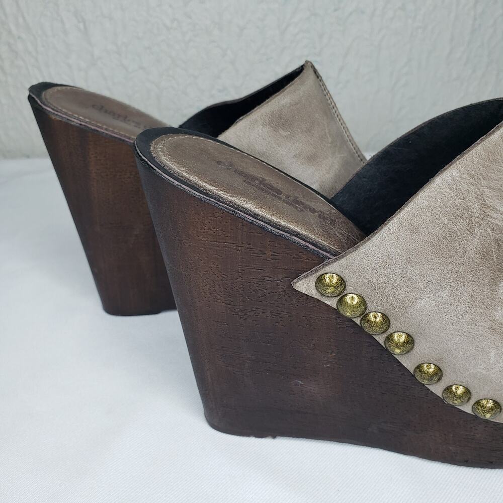 Charles David Recchia Taupe Leather Studded Wedge Platform Mules Size 37 US 6.5 - Picture 6 of 14